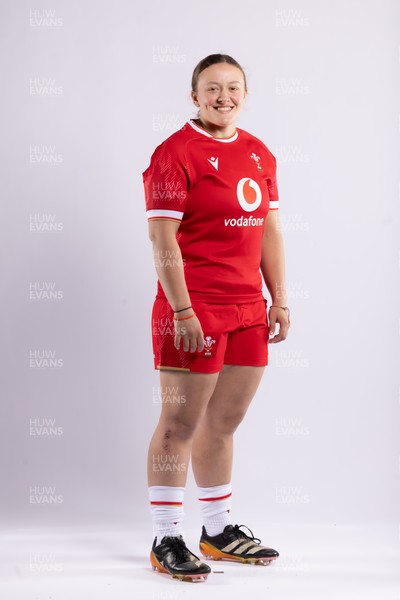 170325 Wales Women 6 Nations Rugby Squad Portraits - Lleucu George