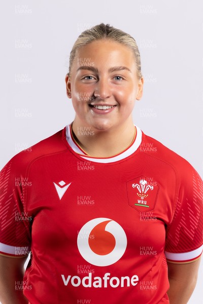 170325 Wales Women 6 Nations Rugby Squad Portraits - Molly Reardon