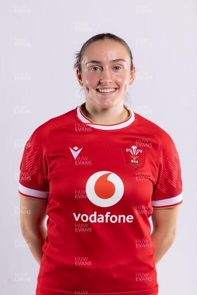 170325 Wales Women 6 Nations Rugby Squad Portraits - Nel Metcalfe