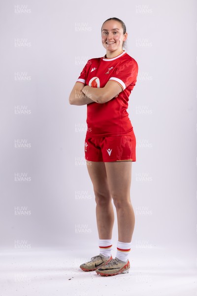 170325 Wales Women 6 Nations Rugby Squad Portraits - Nel Metcalfe