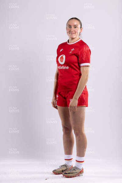 170325 Wales Women 6 Nations Rugby Squad Portraits - Nel Metcalfe