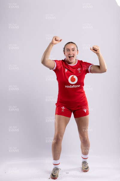 170325 Wales Women 6 Nations Rugby Squad Portraits - Nel Metcalfe