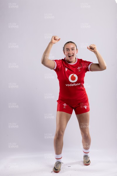 170325 Wales Women 6 Nations Rugby Squad Portraits - Nel Metcalfe