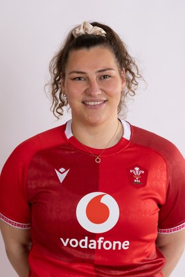230226 - Wales Senior Women Extended Squad and Staff Portraits - Gwenllian Pyrs