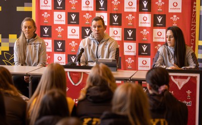 080323 - Wales Women 6 Nations Squad Announcement, Ysgol Dyffryn Aman, Ammanford - Wales Women Rugby head coach Ioan Cunningham and players Hannah Jones, left and Ffion Lewis return to their former school to speak to girls about their rugby careers and to formally announce the Wales Women’s squad for the forthcoming Women’s 6 Nations