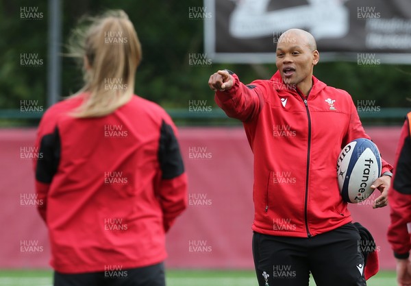 230521 - Wales Women 7s Squad Training - Wales Women head coach Warren Abrahams during training session