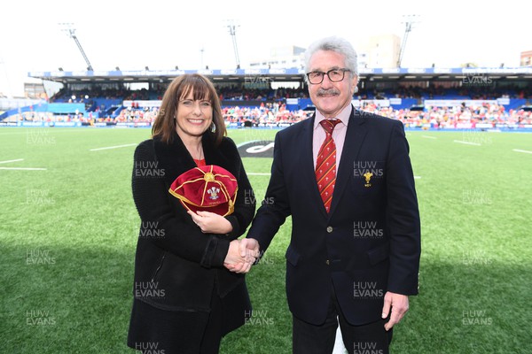 300422 - Wales Women v Italy Women - TikTok Women's Six Nations - Catrin Davies receives her cap from WRU President Gerald Davies