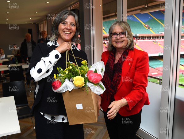 300422 - Wales Women v Italy Women - TikTok Women's Six Nations - Geraldine Baylis receives flowers from Cilla Davies