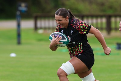 080526 - Wales Women Rugby Captains Run - Bryonie King during Captains Run at Pirrie Park ahead of the Women’s 6 Nations match against Ireland at Affidea Stadium