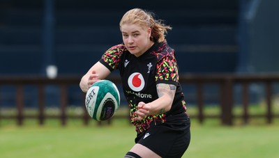 080526 - Wales Women Rugby Captains Run - Bethan Lewis during Captains Run at Pirrie Park ahead of the Women’s 6 Nations match against Ireland at Affidea Stadium