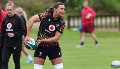 080526 - Wales Women Rugby Captains Run - Bryonie King during Captains Run at Pirrie Park ahead of the Women’s 6 Nations match against Ireland at Affidea Stadium