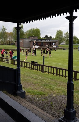 080526 - Wales Women Rugby Captains Run - The Wales team go through Captains Run at Pirrie Park ahead of the Women’s 6 Nations match against Ireland at Affidea Stadium