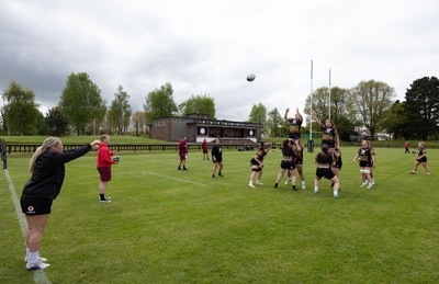 080526 - Wales Women Rugby Captains Run - The Wales team go through Captains Run at Pirrie Park ahead of the Women’s 6 Nations match against Ireland at Affidea Stadium