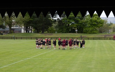 080526 - Wales Women Rugby Captains Run - The Wales team go through Captains Run at Pirrie Park ahead of the Women’s 6 Nations match against Ireland at Affidea Stadium