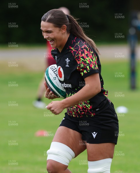 080526 - Wales Women Rugby Captains Run - Bryonie King during Captains Run at Pirrie Park ahead of the Women’s 6 Nations match against Ireland at Affidea Stadium