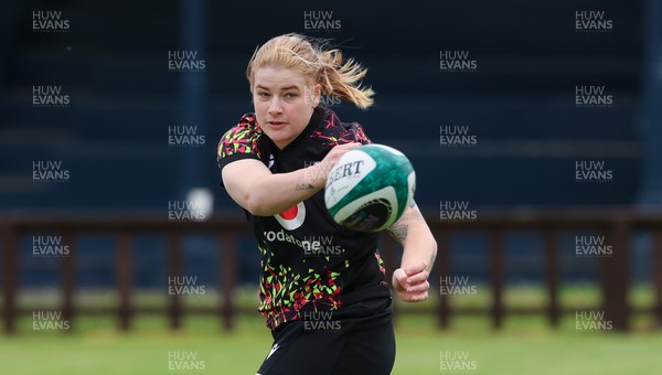 080526 - Wales Women Rugby Captains Run - Bethan Lewis during Captains Run at Pirrie Park ahead of the Women’s 6 Nations match against Ireland at Affidea Stadium