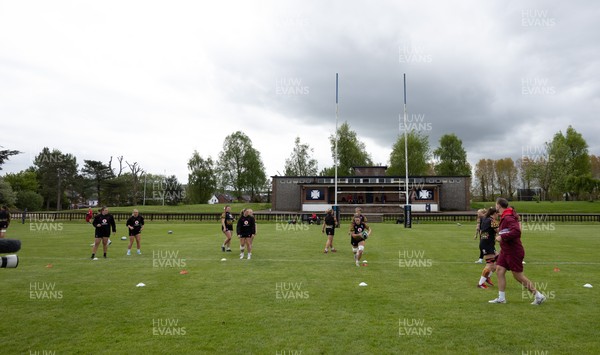 080526 - Wales Women Rugby Captains Run - The Wales team go through Captains Run at Pirrie Park ahead of the Women’s 6 Nations match against Ireland at Affidea Stadium