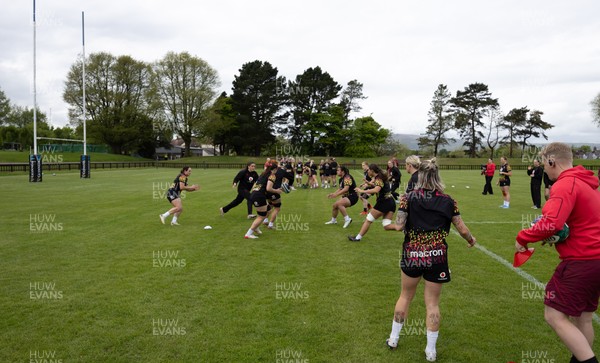 080526 - Wales Women Rugby Captains Run - The Wales team go through Captains Run at Pirrie Park ahead of the Women’s 6 Nations match against Ireland at Affidea Stadium
