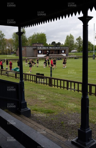 080526 - Wales Women Rugby Captains Run - The Wales team go through Captains Run at Pirrie Park ahead of the Women’s 6 Nations match against Ireland at Affidea Stadium