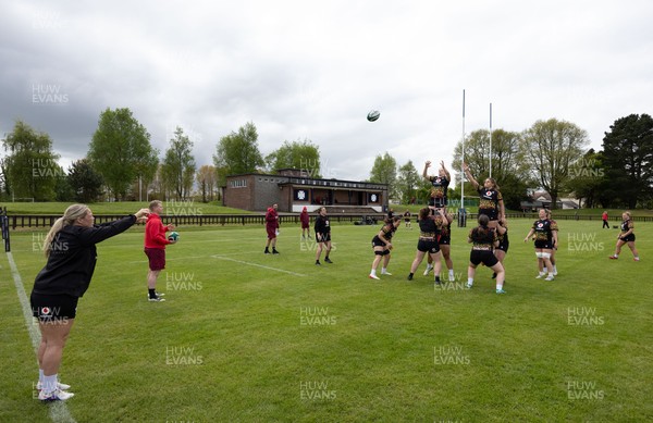 080526 - Wales Women Rugby Captains Run - The Wales team go through Captains Run at Pirrie Park ahead of the Women’s 6 Nations match against Ireland at Affidea Stadium