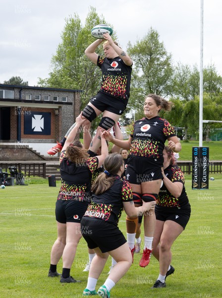 080526 - Wales Women Rugby Captains Run - Bethan Lewis during Captains Run at Pirrie Park ahead of the Women’s 6 Nations match against Ireland at Affidea Stadium