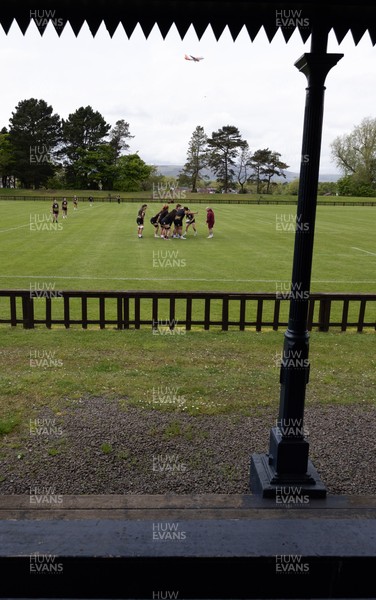 080526 - Wales Women Rugby Captains Run - The Wales team go through Captains Run at Pirrie Park ahead of the Women’s 6 Nations match against Ireland at Affidea Stadium