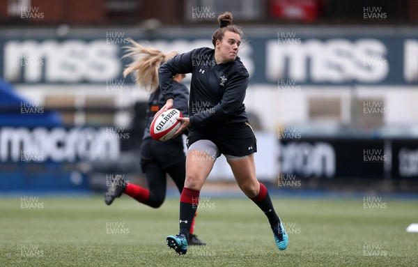 091118 - Wales Womens Captains Run - Carys Phillips during training