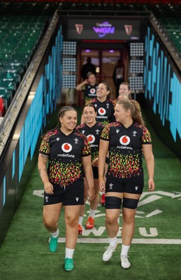 100426 - Wales Women Rugby Captain’s Run - Maisie Davies and Alaw Pyrs during Captain’s Run at the Principality Stadium ahead of the opening Women’s 6 Nations match against Scotland