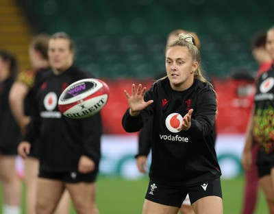 100426 - Wales Women Rugby Captain’s Run - Hannah Dallavalle during Captain’s Run at the Principality Stadium ahead of the opening Women’s 6 Nations match against Scotland
