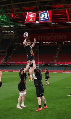 100426 - Wales Women Rugby Captain’s Run - The Wales Women team go through line outs  during Captain’s Run at the Principality Stadium ahead of the opening Women’s 6 Nations match against Scotland