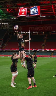100426 - Wales Women Rugby Captain’s Run - The Wales Women team go through line outs  during Captain’s Run at the Principality Stadium ahead of the opening Women’s 6 Nations match against Scotland