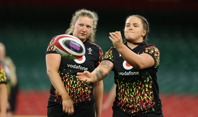 100426 - Wales Women Rugby Captain’s Run -Alaw Pyrs and Maisie Davies during Captain’s Run at the Principality Stadium ahead of the opening Women’s 6 Nations match against Scotland