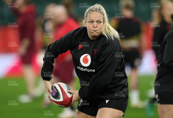 100426 - Wales Women Rugby Captain’s Run - Kelsey Jones during Captain’s Run at the Principality Stadium ahead of the opening Women’s 6 Nations match against Scotland