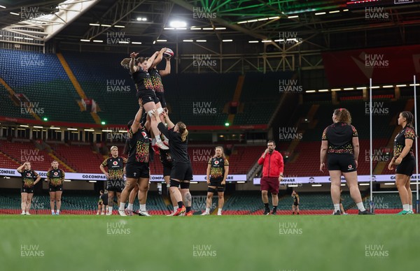 100426 - Wales Women Rugby Captain’s Run - The Wales Women team go through line outs  during Captain’s Run at the Principality Stadium ahead of the opening Women’s 6 Nations match against Scotland