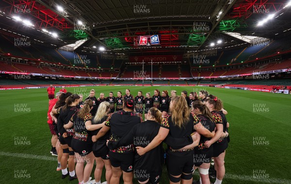 100426 - Wales Women Rugby Captain’s Run - The Wales match squad during Captain’s Run at the Principality Stadium ahead of the opening Women’s 6 Nations match against Scotland