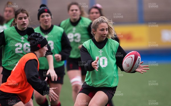 121121 - Wales Women Rugby Captain's Run - Wales' Elinor Snowsill during the Captain's Run ahead of the match against South Africa