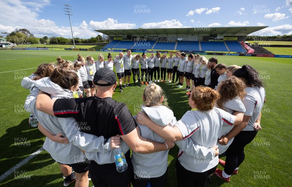 151022 - Captain’s Walkthrough, Waitakere Stadium - The Wales team huddle up at the Waitakere Stadium for the Captain’s Walkthrough ahead of the Women’s Rugby World Cup match against New Zealand