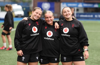 160526 - Wales Women Rugby Captain’s Run - Amy Williams, Seren Singleton and Kendall Waudby during Captain’s Run ahead of their final Women’s 6 Nations match against Italy