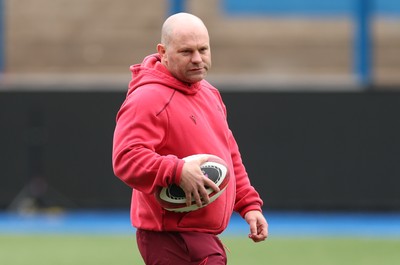 160526 - Wales Women Rugby Captain’s Run - Sean Lynn, Wales Women head coach during Captain’s Run ahead of their final Women’s 6 Nations match against Italy