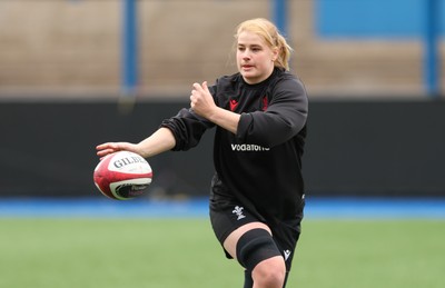 160526 - Wales Women Rugby Captain’s Run - Bethan Lewis during Captain’s Run ahead of their final Women’s 6 Nations match against Italy