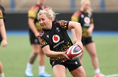 160526 - Wales Women Rugby Captain’s Run - Molly Reardon during Captain’s Run ahead of their final Women’s 6 Nations match against Italy