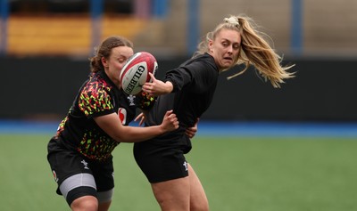 160526 - Wales Women Rugby Captain’s Run - Hannah Dallavalle during Captain’s Run ahead of their final Women’s 6 Nations match against Italy