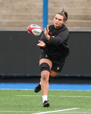 160526 - Wales Women Rugby Captain’s Run - during Captain’s Run ahead of their final Women’s 6 Nations match against Italy