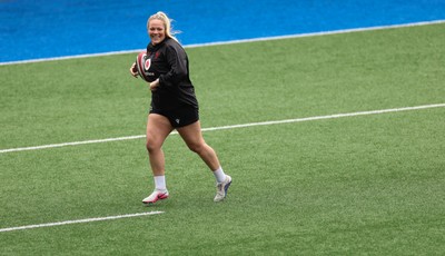 160526 - Wales Women Rugby Captain’s Run - Kelsey Jones during Captain’s Run ahead of their final Women’s 6 Nations match against Italy