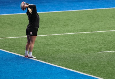 160526 - Wales Women Rugby Captain’s Run - Kelsey Jones during Captain’s Run ahead of their final Women’s 6 Nations match against Italy