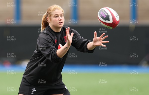 160526 - Wales Women Rugby Captain’s Run - Bethan Lewis during Captain’s Run ahead of their final Women’s 6 Nations match against Italy
