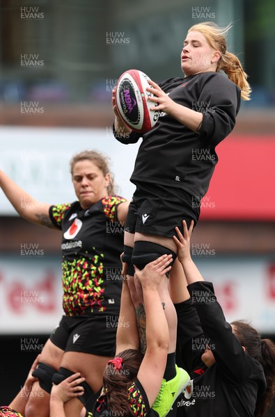 160526 - Wales Women Rugby Captain’s Run - Bethan Lewis during Captain’s Run ahead of their final Women’s 6 Nations match against Italy