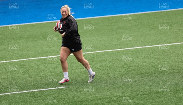 160526 - Wales Women Rugby Captain’s Run - Kelsey Jones during Captain’s Run ahead of their final Women’s 6 Nations match against Italy