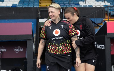 170426 - Wales Women Captain’s Run - Donna Rose and Carys Phillips during Captain’s Run ahead of the Women’s 6 Nations match against France