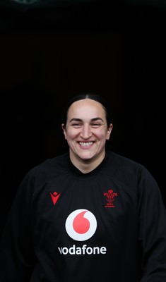 170426 - Wales Women Captain’s Run - Courtney Keight during Captain’s Run ahead of the Women’s 6 Nations match against France